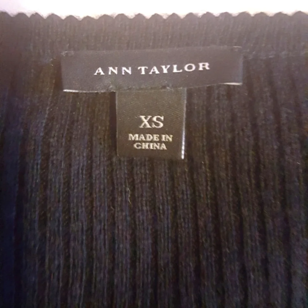 Ann Taylor Factory Wool Blend Pullover Black With Bow Designs Sweater Women;s XS - Picture 10 of 12